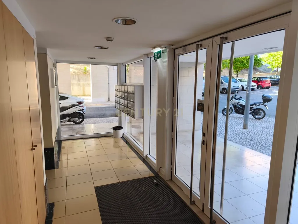T1 com Garagem e Arrecadação no Condomínio São Gonçalo – Alta de Lisboa - Image 18