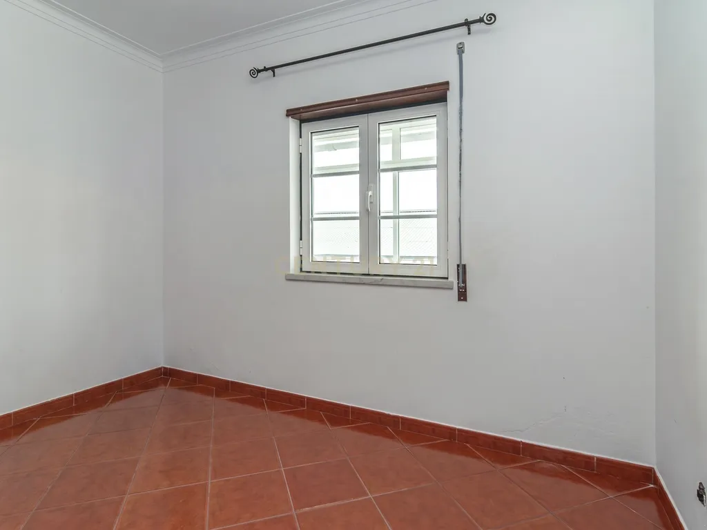 Moradia T2 no Centro de Évora (1º Andar) - Image 15