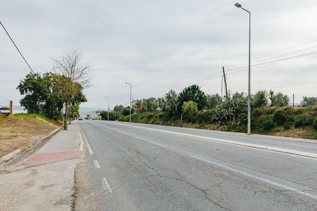 Terreno Urbano com 8 600 m2 para construção, Alcácer do Sal - Image 11