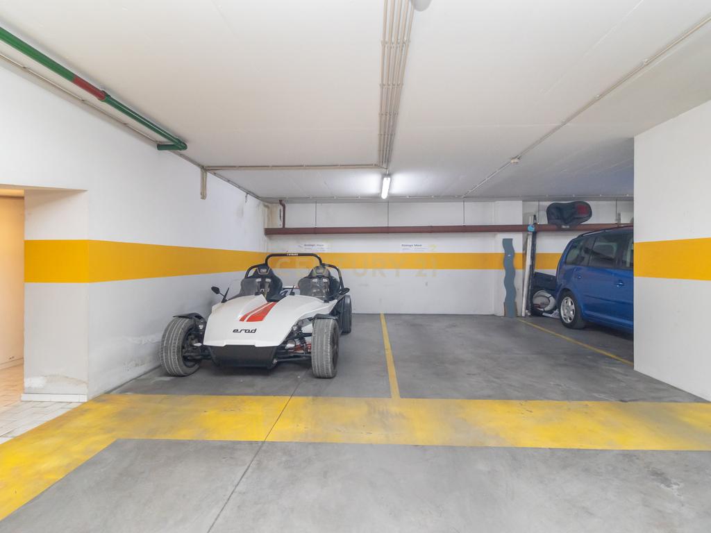 Espaço Comercial para venda com 2 lugares de parqueamento e arrecadação | Costa da Caparica | Portugal - Image 14