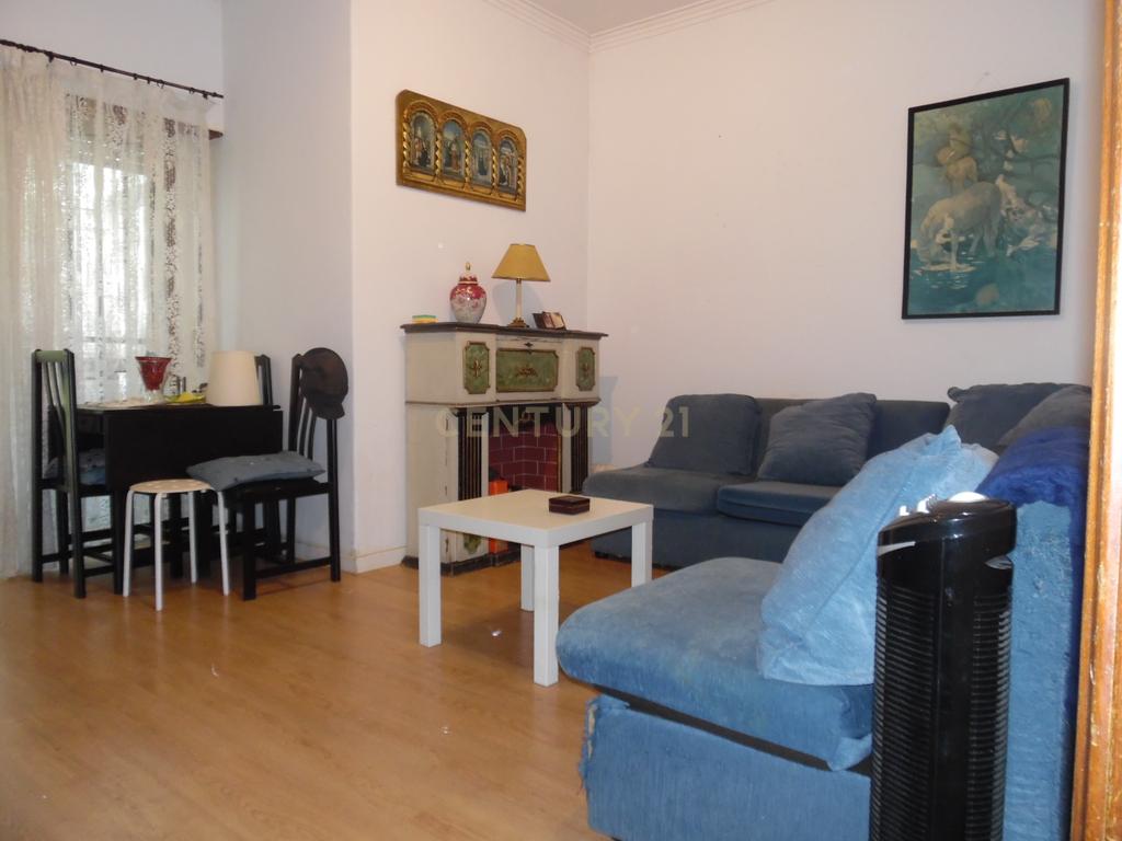 Apartamento T1 em Águas Livres, Amadora - Oportunidade Única - Image 1