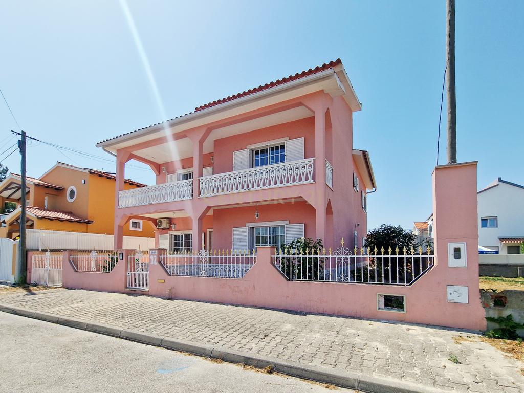 Moradia isolada de 6 assoalhadas com garagem - Zona tranquila - Image 39