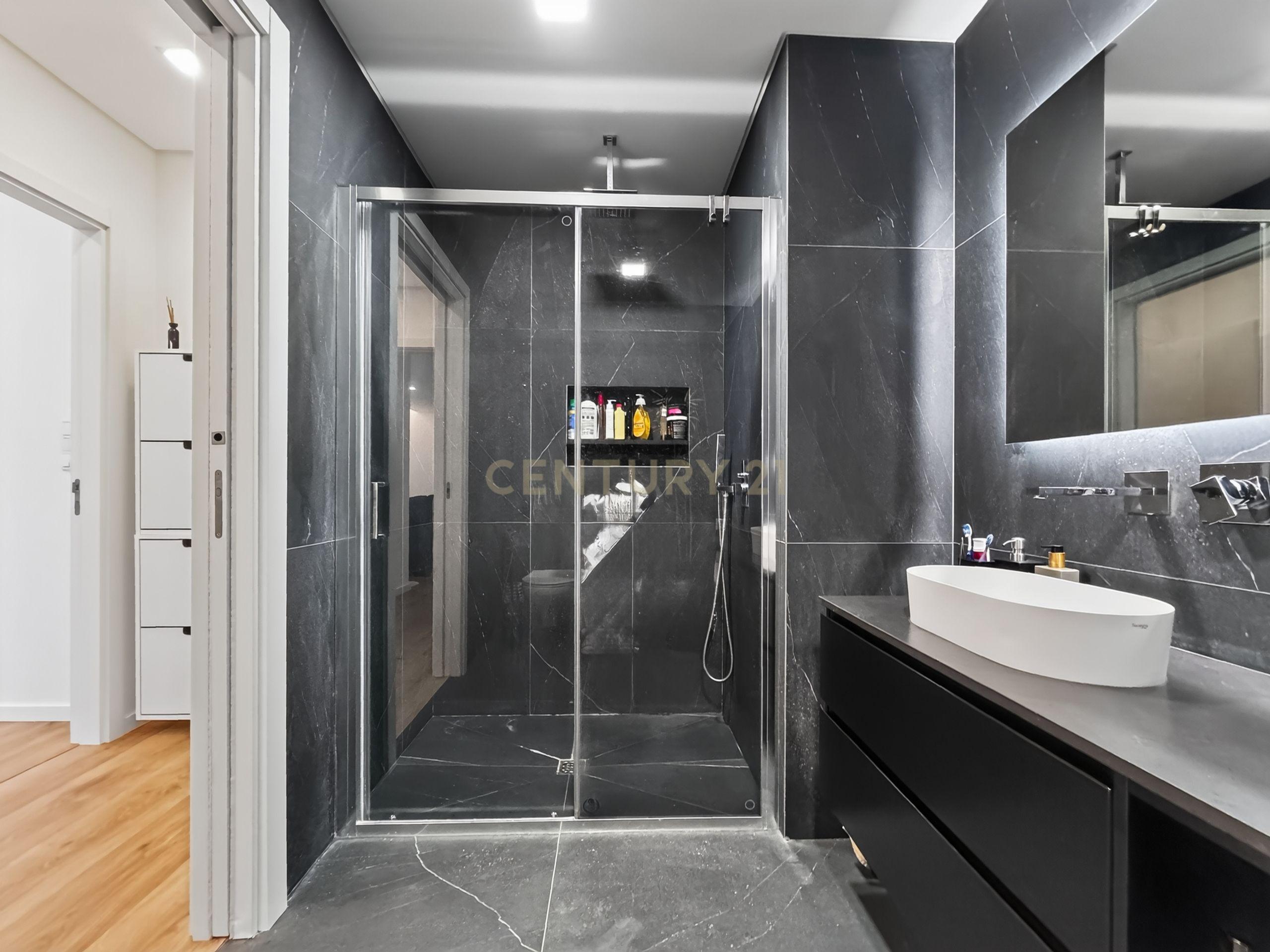 Fotografia 12 de T1 com 2 Terraços, Piscina e Box | Villas do Choupal I – Sobralinho - Alverca do Ribatejo