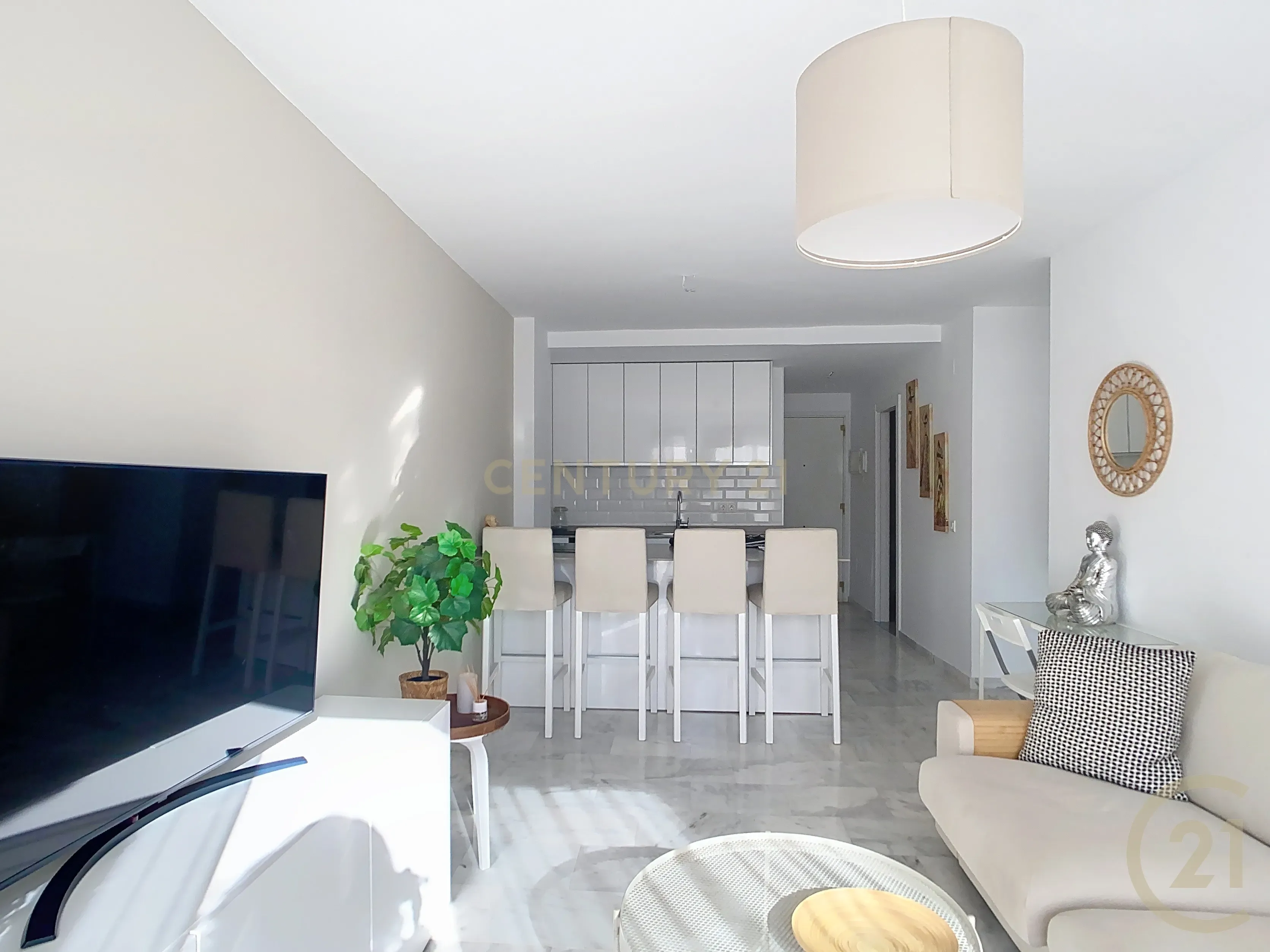 Apartamento Renovado com Vista Panorâmica em Málaga - Image 4