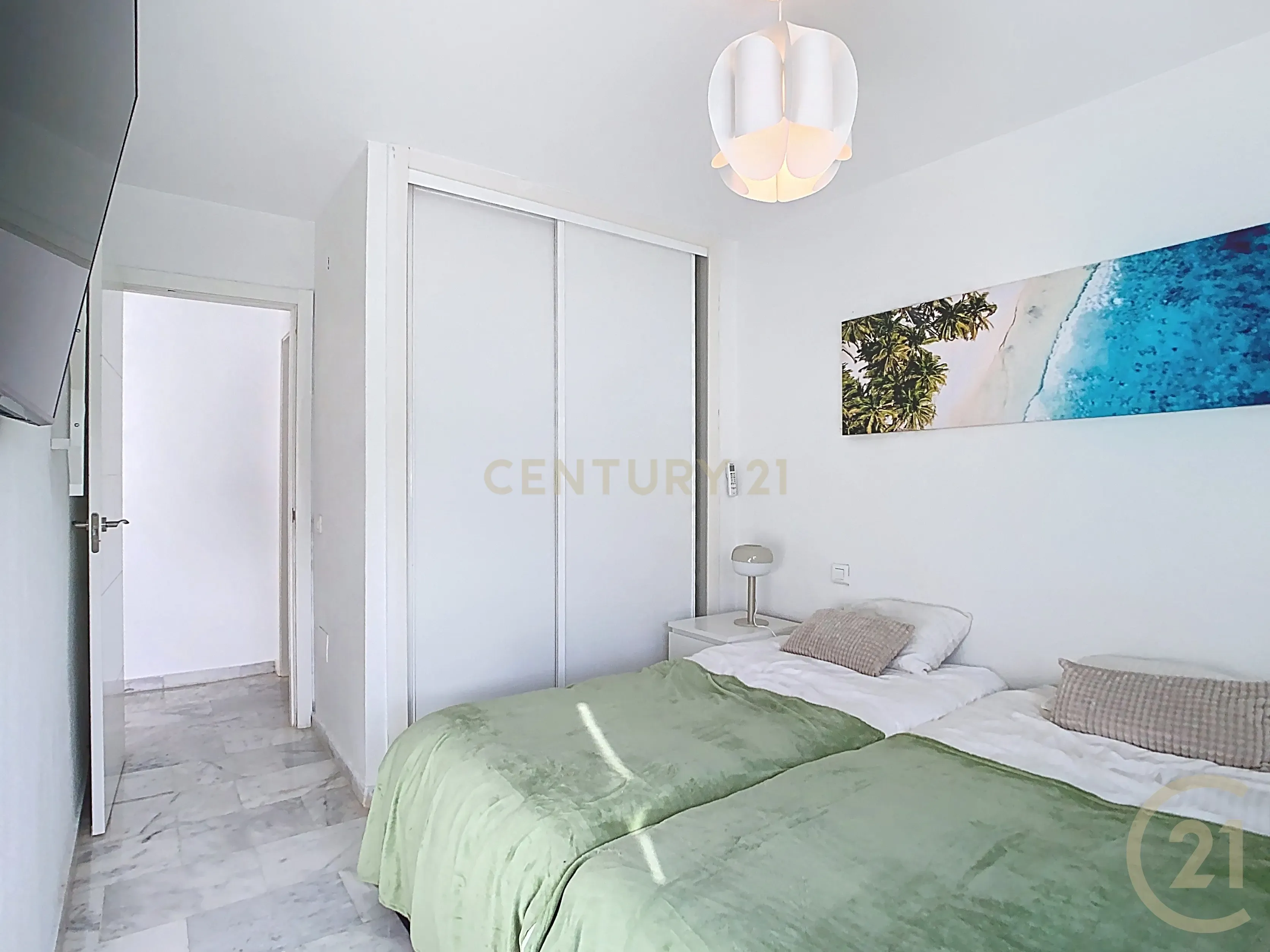 Apartamento Renovado com Vista Panorâmica em Málaga - Image 12