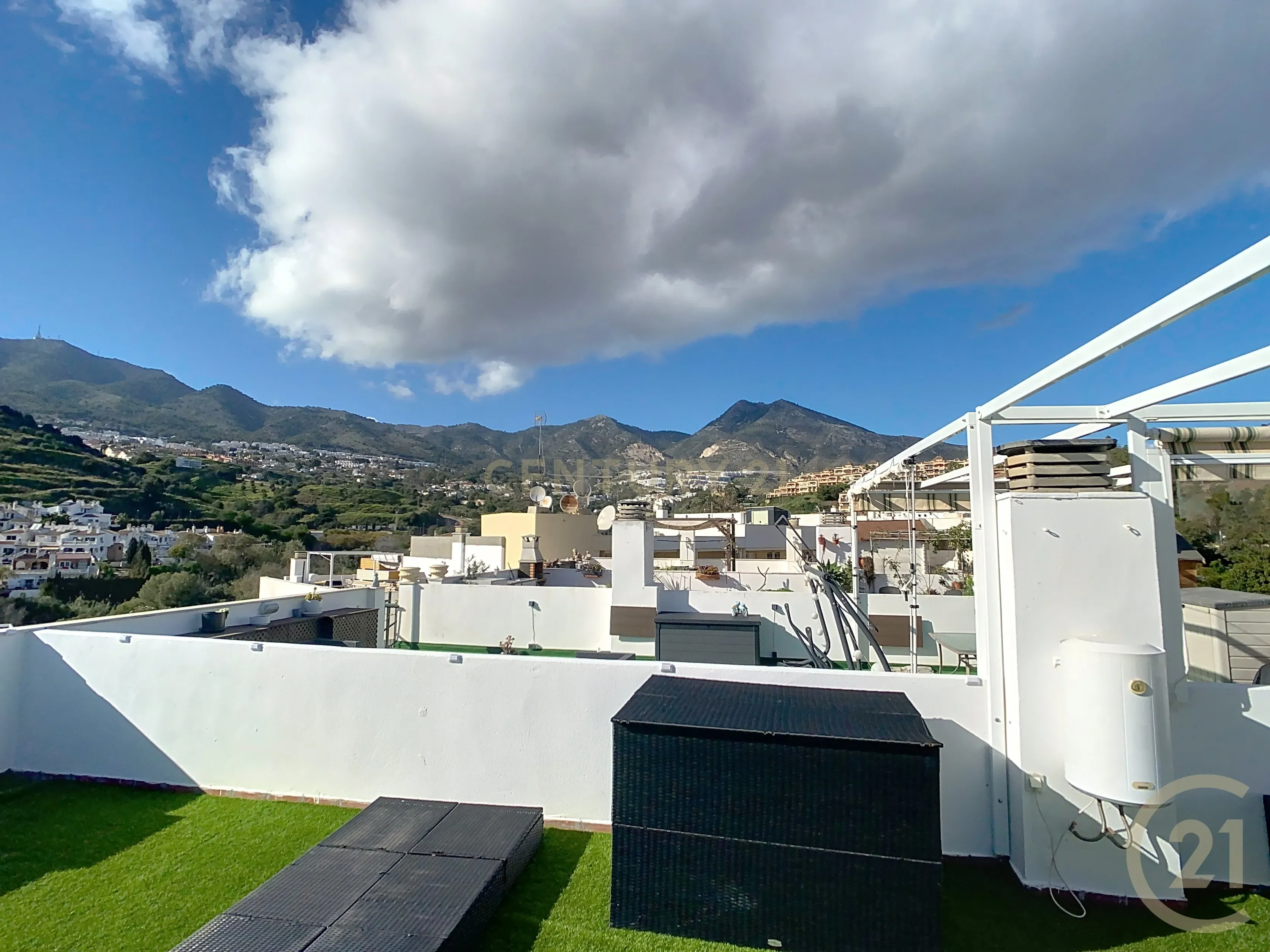 Apartamento Renovado com Vista Panorâmica em Málaga - Image 13