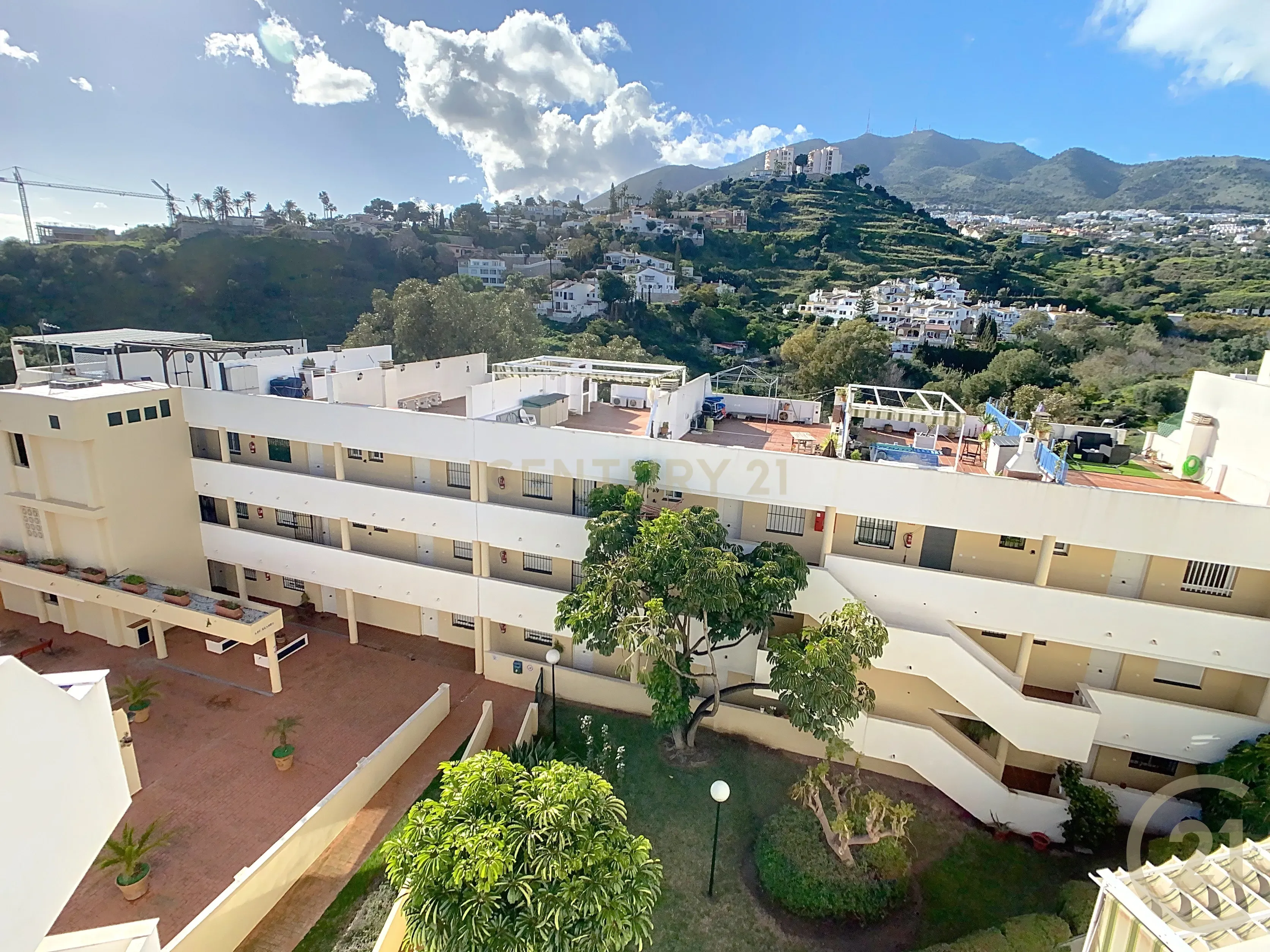 Apartamento Renovado com Vista Panorâmica em Málaga - Image 24