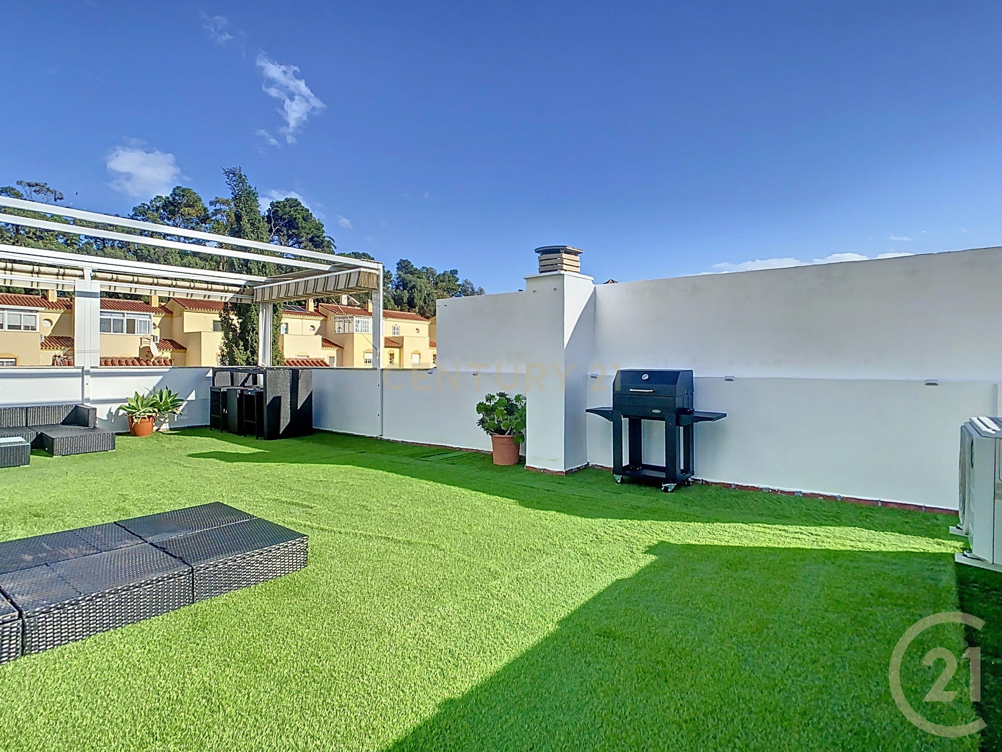 Apartamento Renovado com Vista Panorâmica em Málaga - Image 21