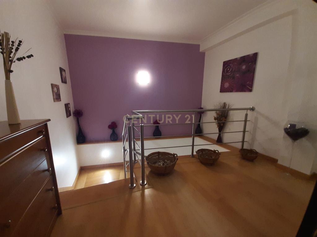 Moradia  T3 na  Lourinhã com Piscina  Garagem e Churrasqueira - Image 10