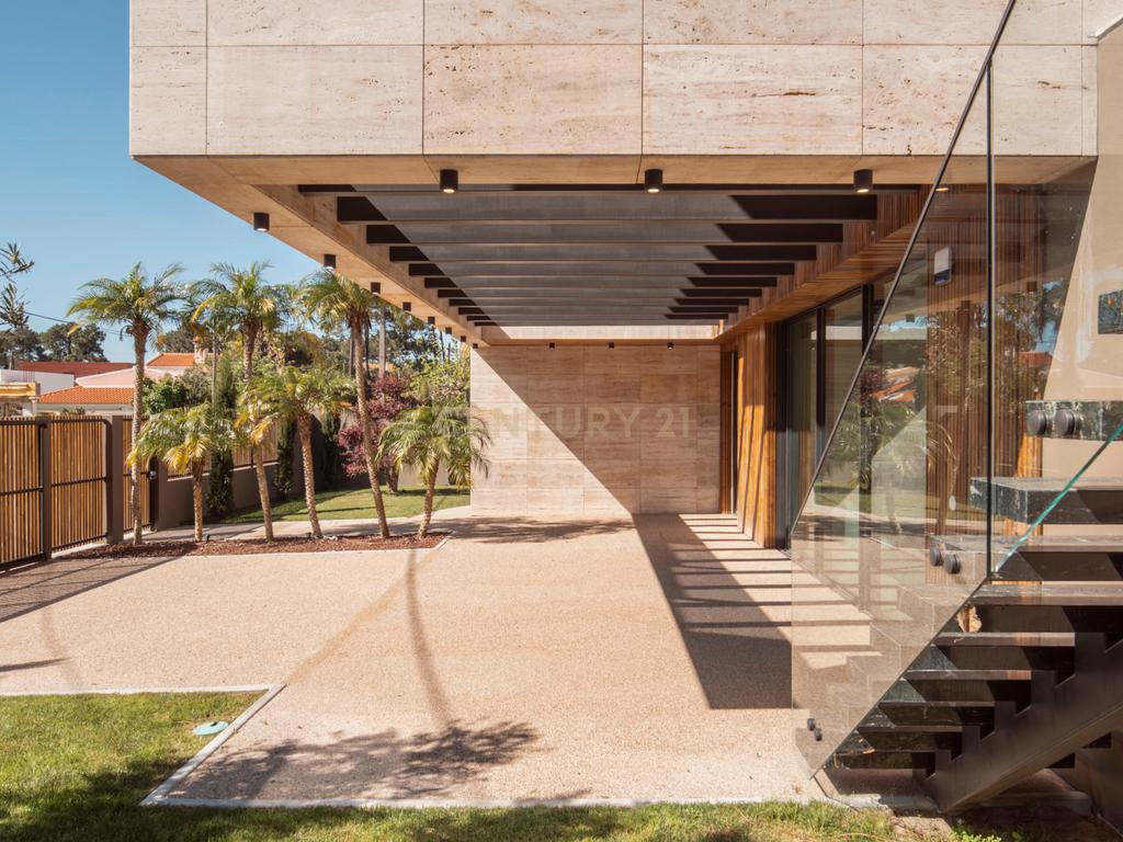 Moradia T4 na Verdizela — Design, Luz e Piscina num Terreno de 1.032 m² - Image 39