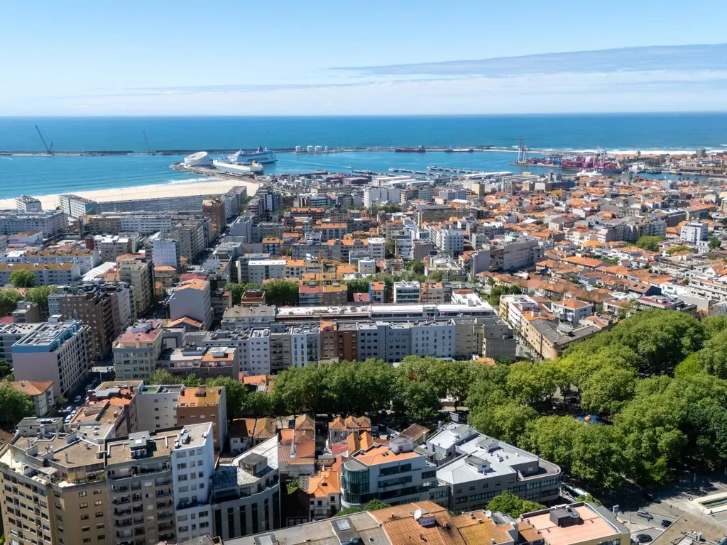 Oportunidade Única de Investimento: Terreno em Matosinhos Sul, com PIP em aprovação - Image 26