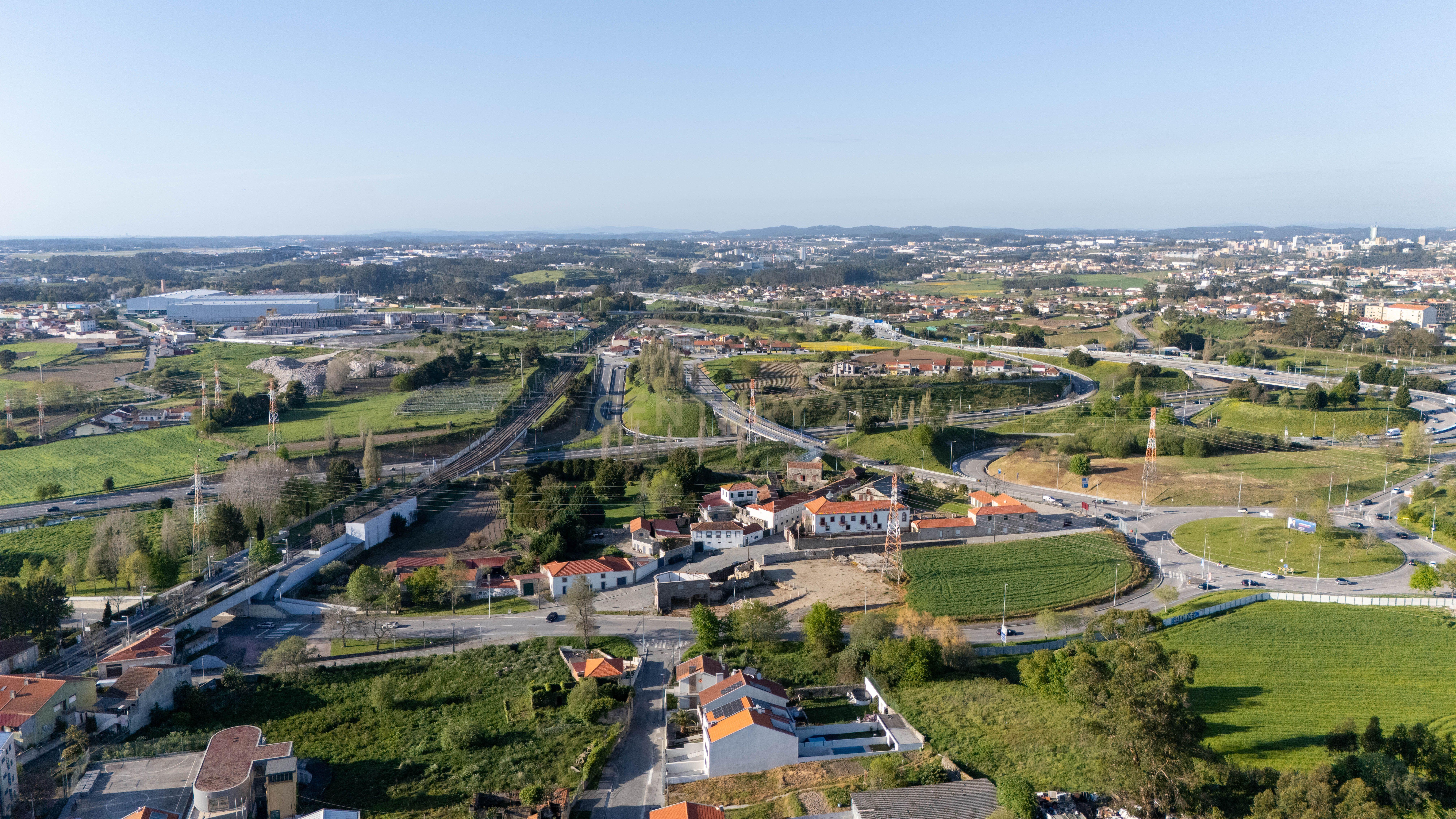 Terreno com Projeto de Loteamento Aprovado para Construção de Moradia - Image 10