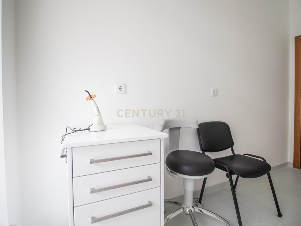 Espaço preparado para Clínica Dentária com garagem – Zona Histórica - Image 15