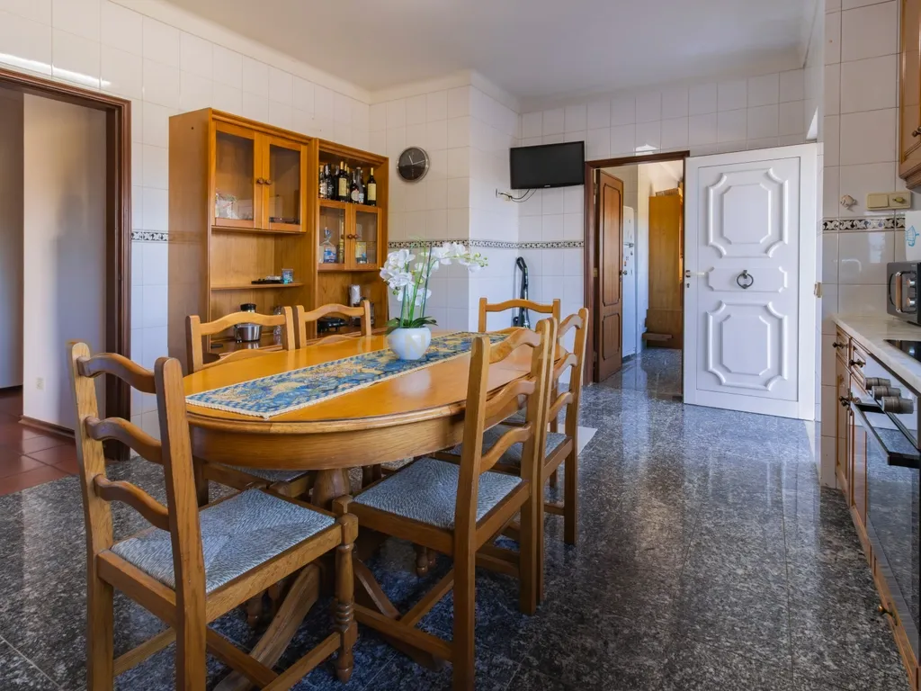 Moradia T5 com terreno - Image 33