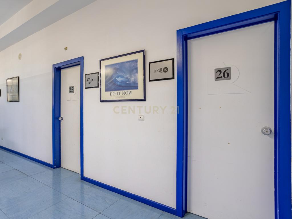 Edifício Comercial em Carnaxide - 5 Pisos - Image 46