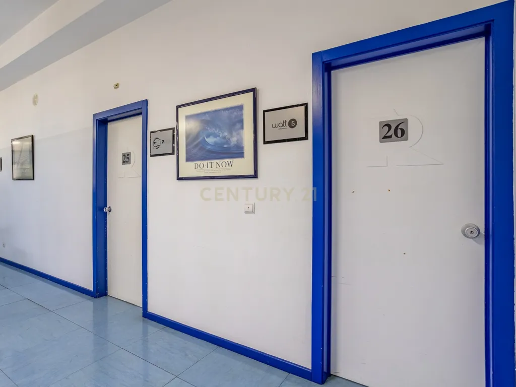 Edifício Comercial em Carnaxide - 5 Pisos - Image 46
