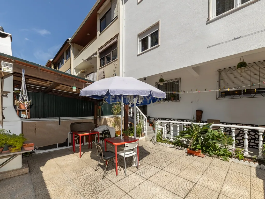 T3 + T1 com Garagem e Logradouro em Corroios, Seixal, Setúbal - Image 39