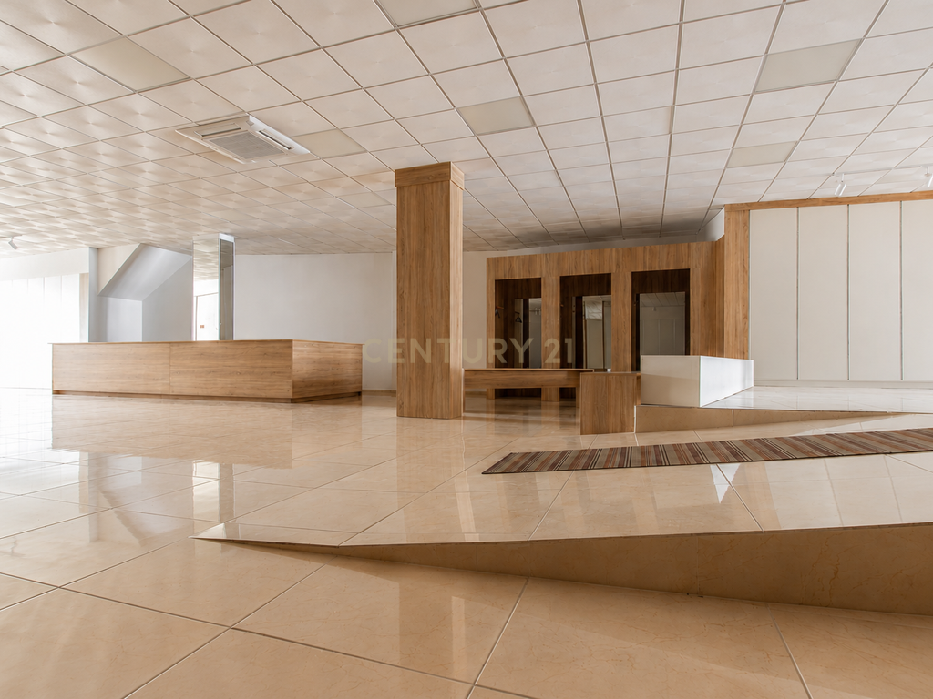 Espaço Comercial de Grande Dimensão no Centro Histórico de Beja - Image 1