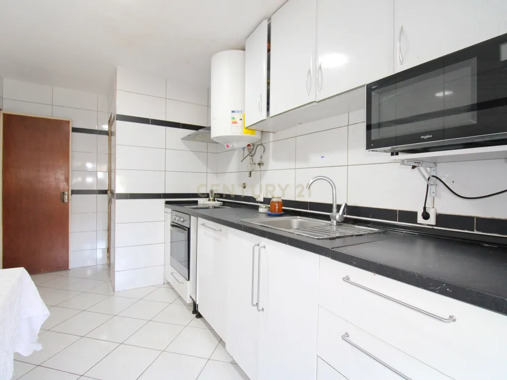 Apartamento T3 no Seixal - Image 2