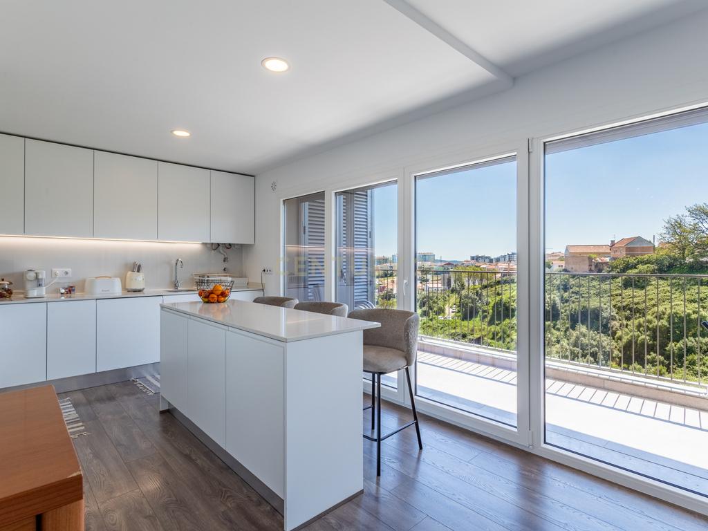 Apartamento T3 Luminoso e Recente na Ramada – Viva com Qualidade! - Image 12