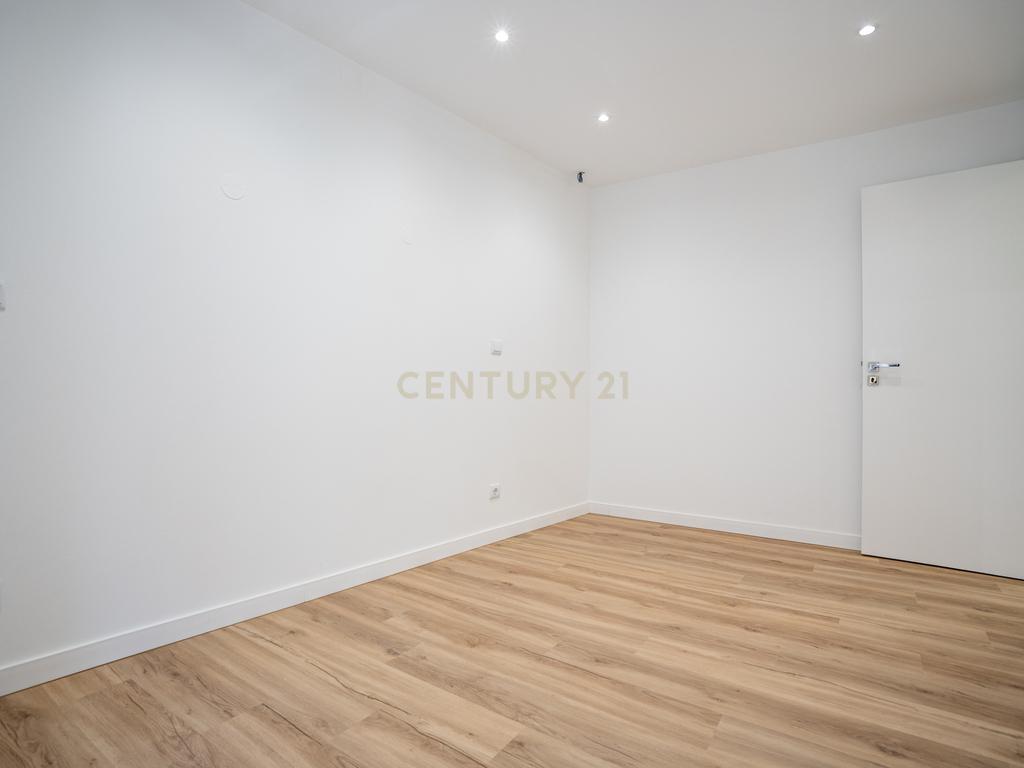 Apartamento T2, Rua do Mato Grosso, Santa Engrácia, São Vicente - Image 16