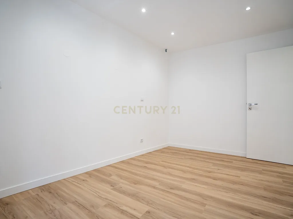 Apartamento T2, Rua do Mato Grosso, Santa Engrácia, São Vicente - Image 16