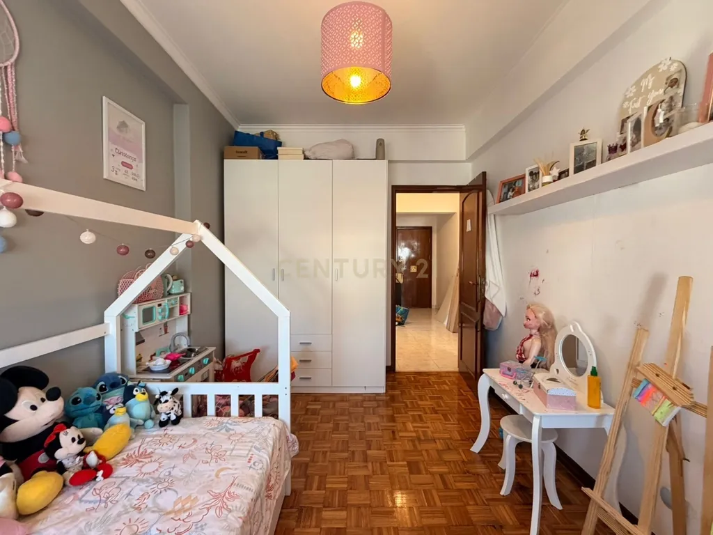 Apartamento T2 em Vialonga com Vista para o Rio - Image 5