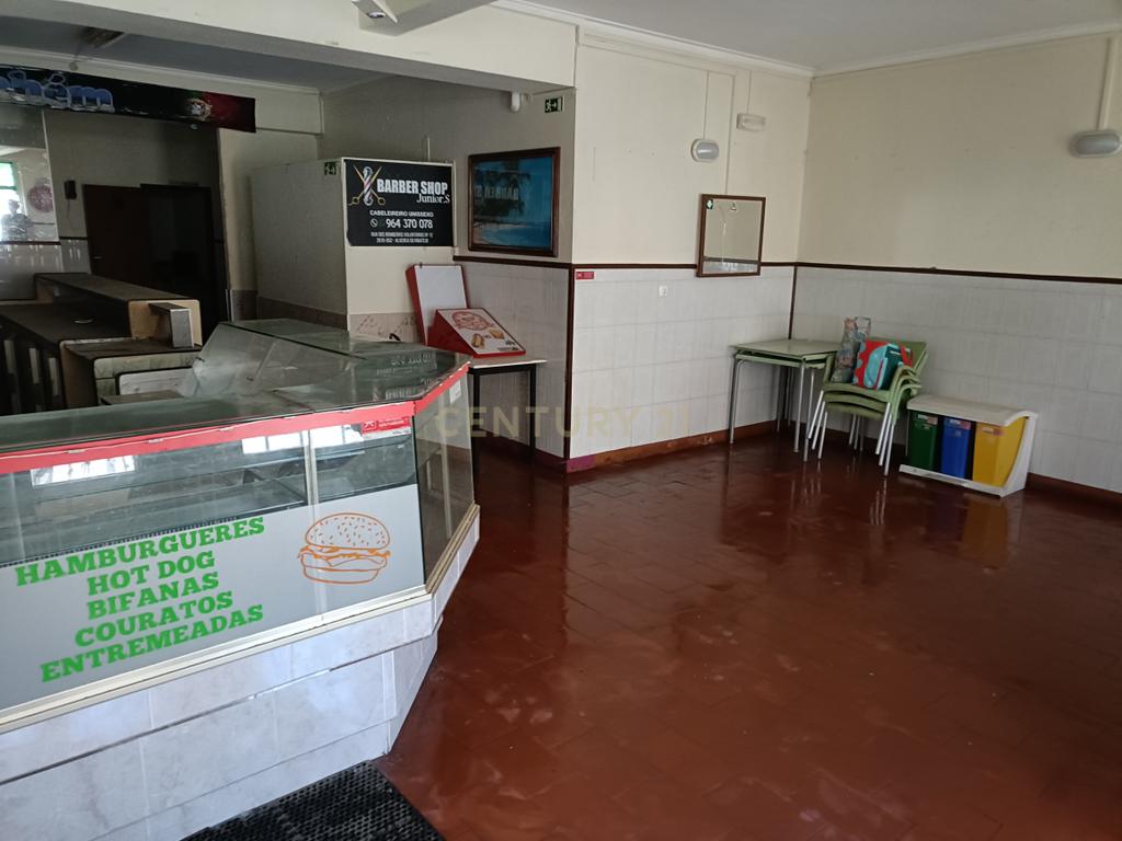 Espaço Comercial na Rua Passos Manuel, Alhandra - Image 1