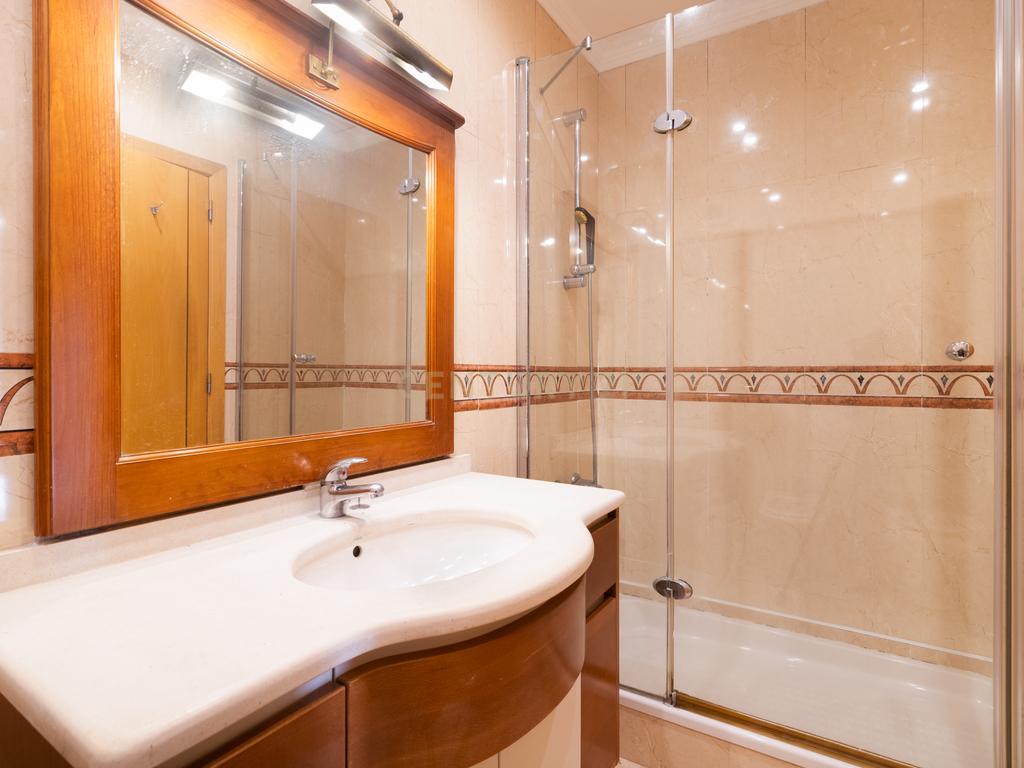 Apartamento T4 no Centro de Odivelas com Parqueamento para 3 Viaturas - Image 26