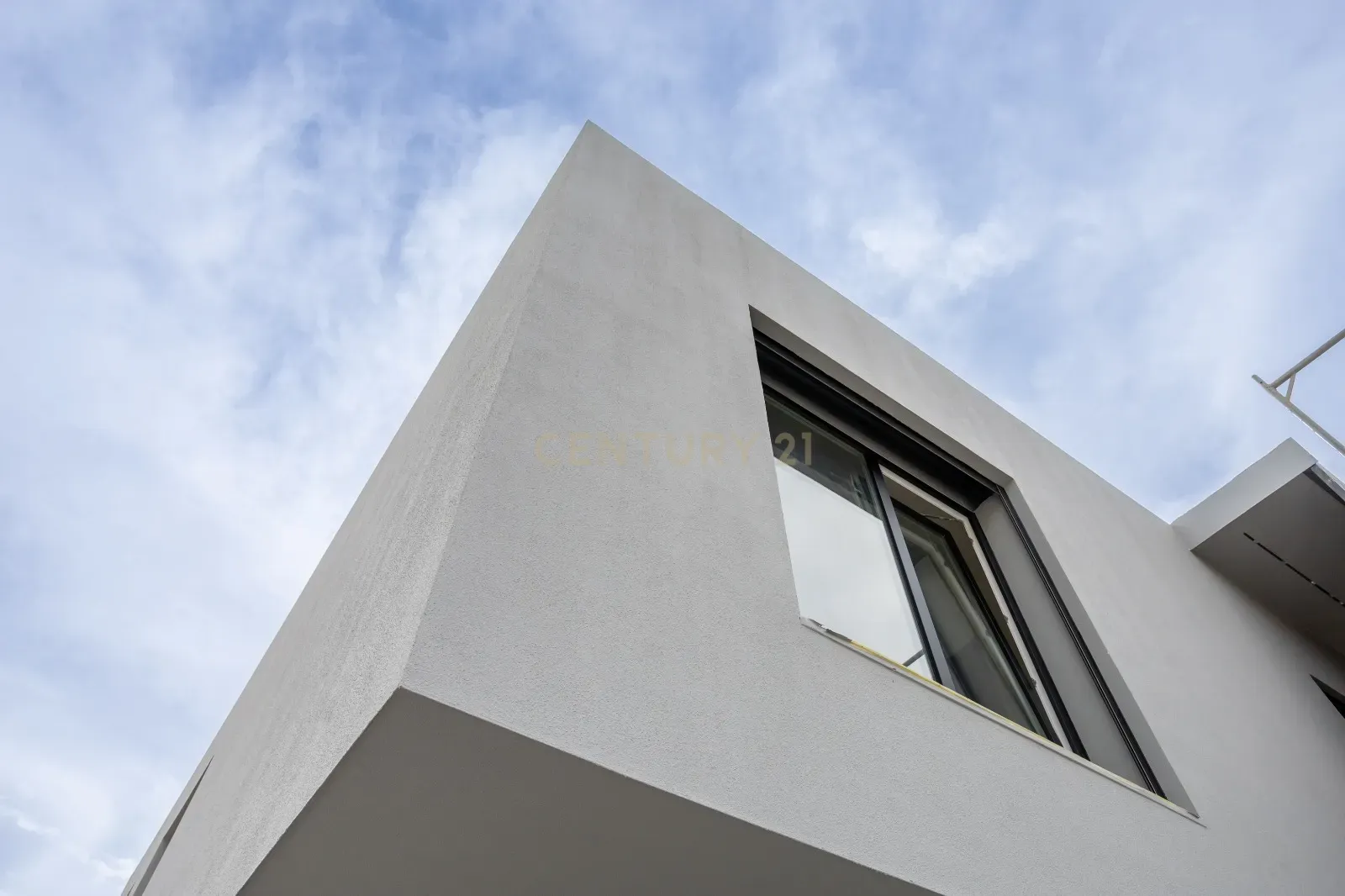 Fotografia 5 de Moradia T4 de Arquitetura Contemporânea com Piscina na Aroeira
