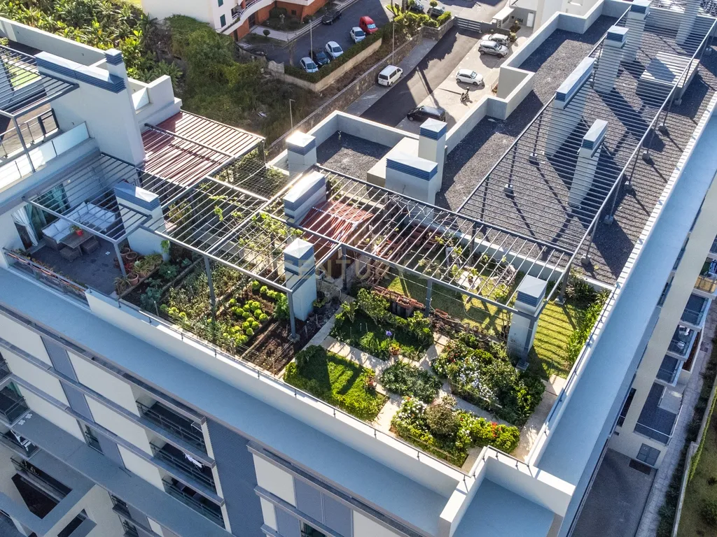 Penthouse com Vista Mar em Funchal, Madeira - Image 3
