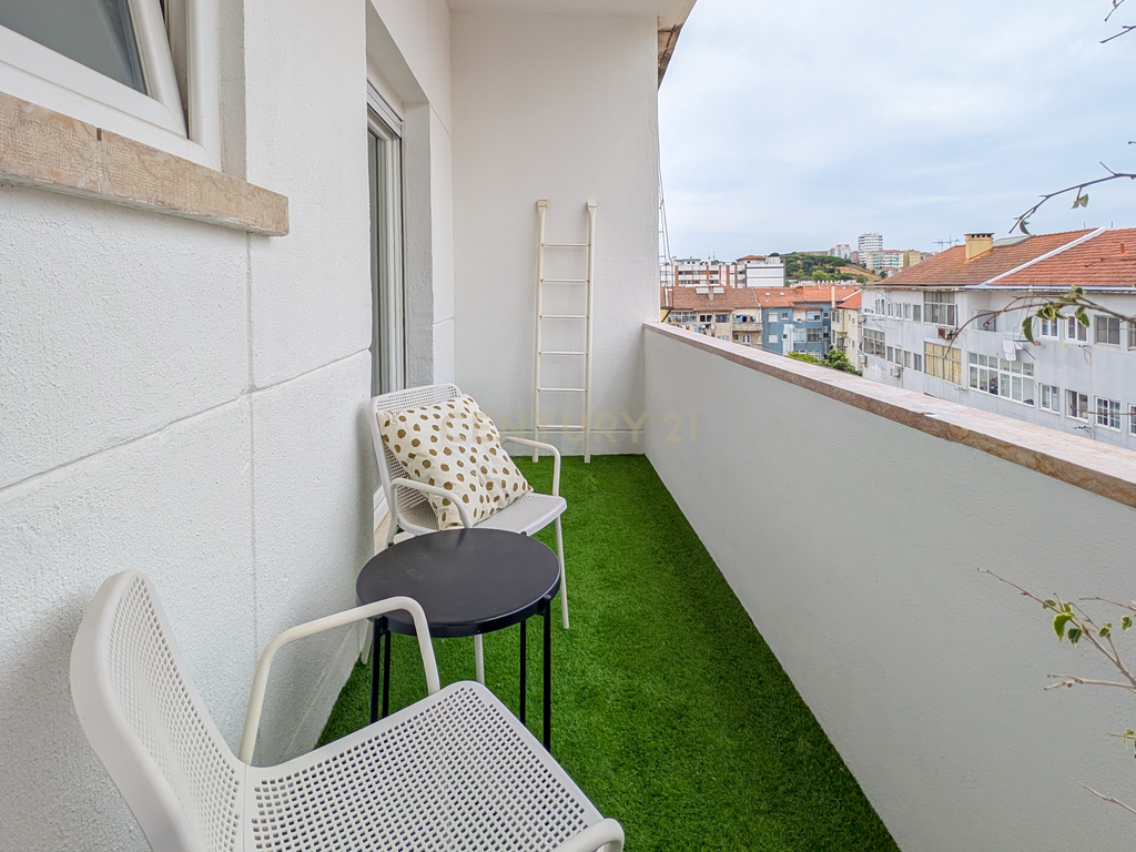 Apartamento de 3+1 assoalhadas totalmente renovado. - 2 Varandas - Image 18