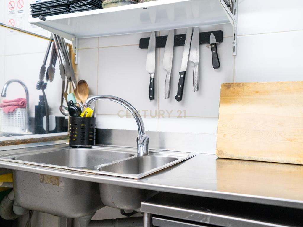 Restaurante Pronto a Funcionar na Emblemática Rua da Bica – Uma Oportunidade Única no Coração de Lisboa - Image 6