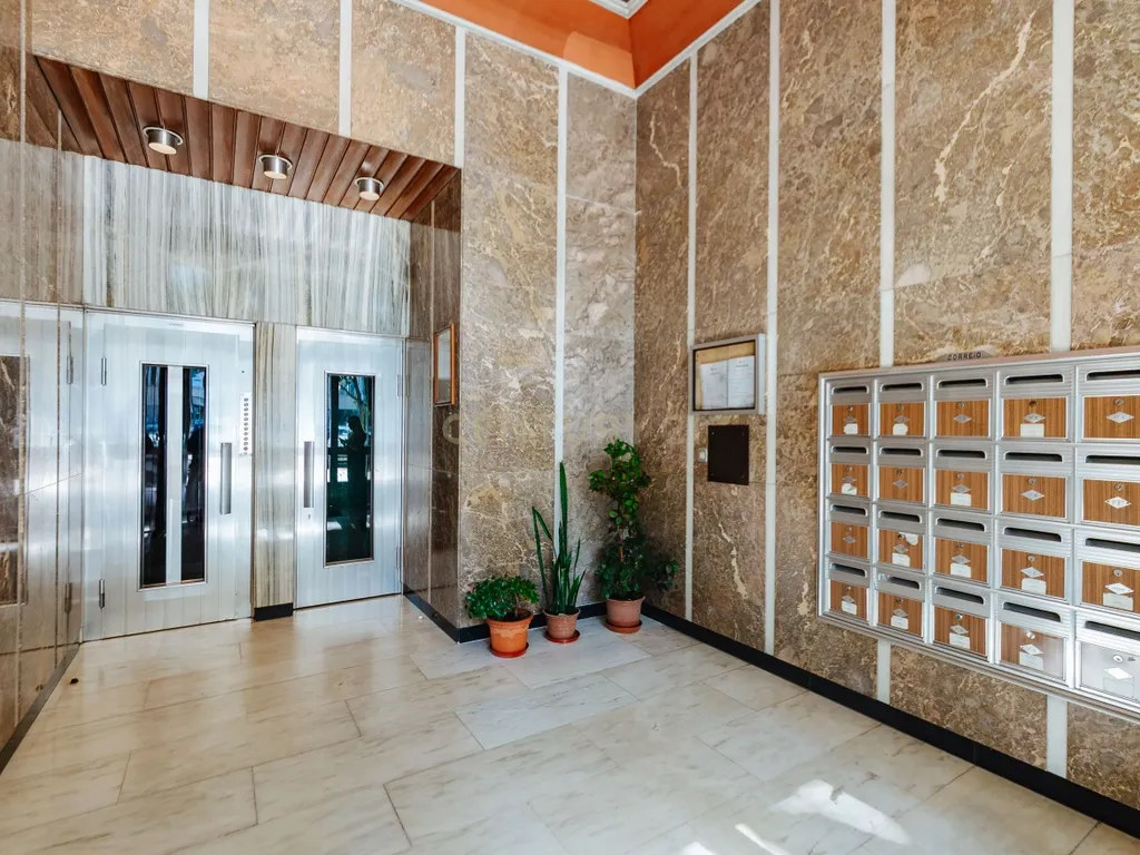 Apartamento T6 em Benfica – 210 m² junto ao Colombo - Image 28