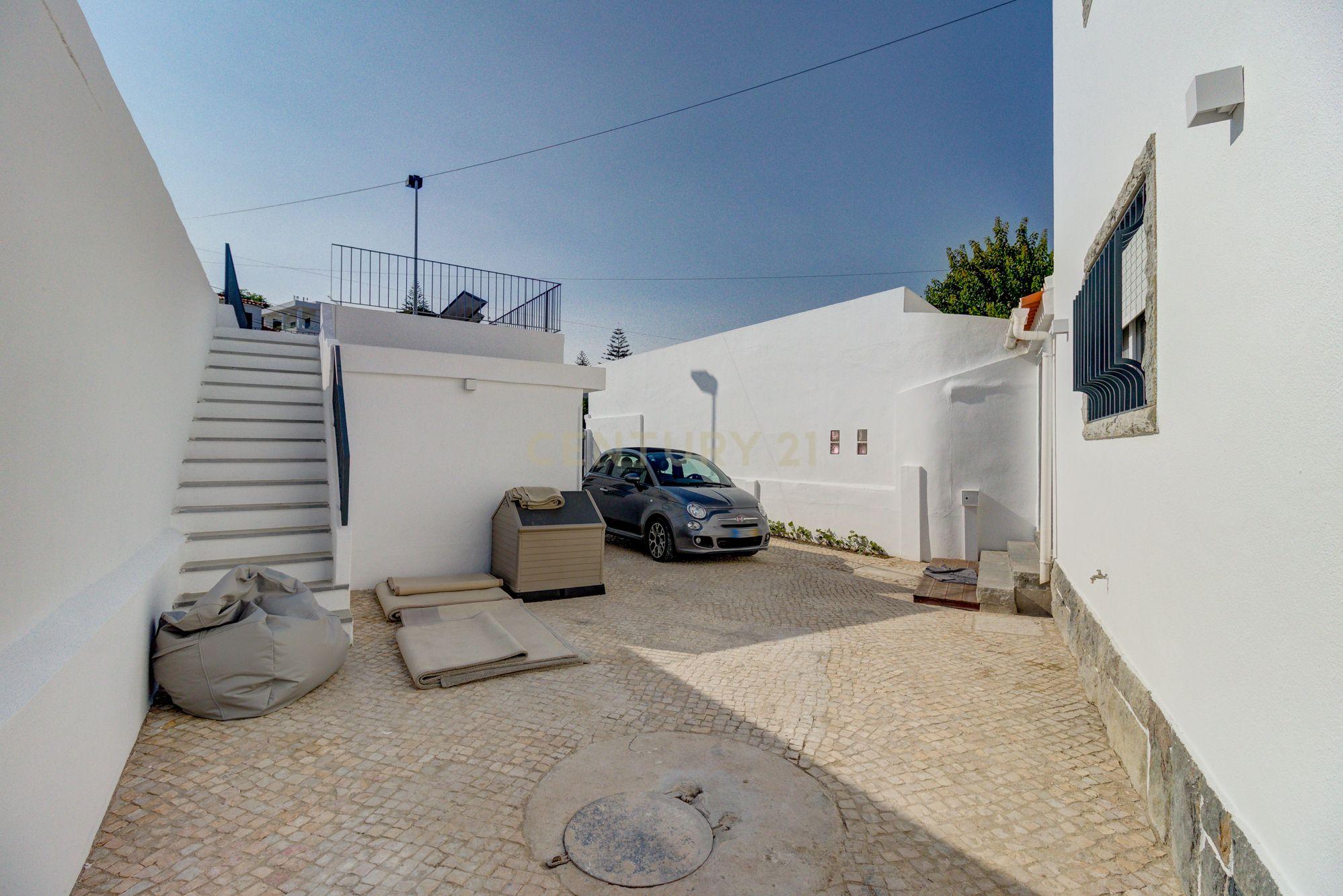Moradia T4+1 com piscina, terraço e garagem perto da praia - Image 44