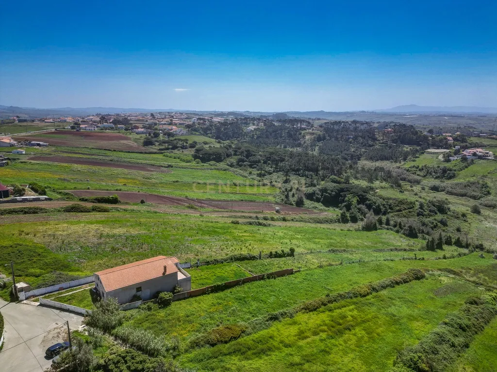 Moradia com Terreno Amplo e Vista Mar na Carvoeira - Image 55