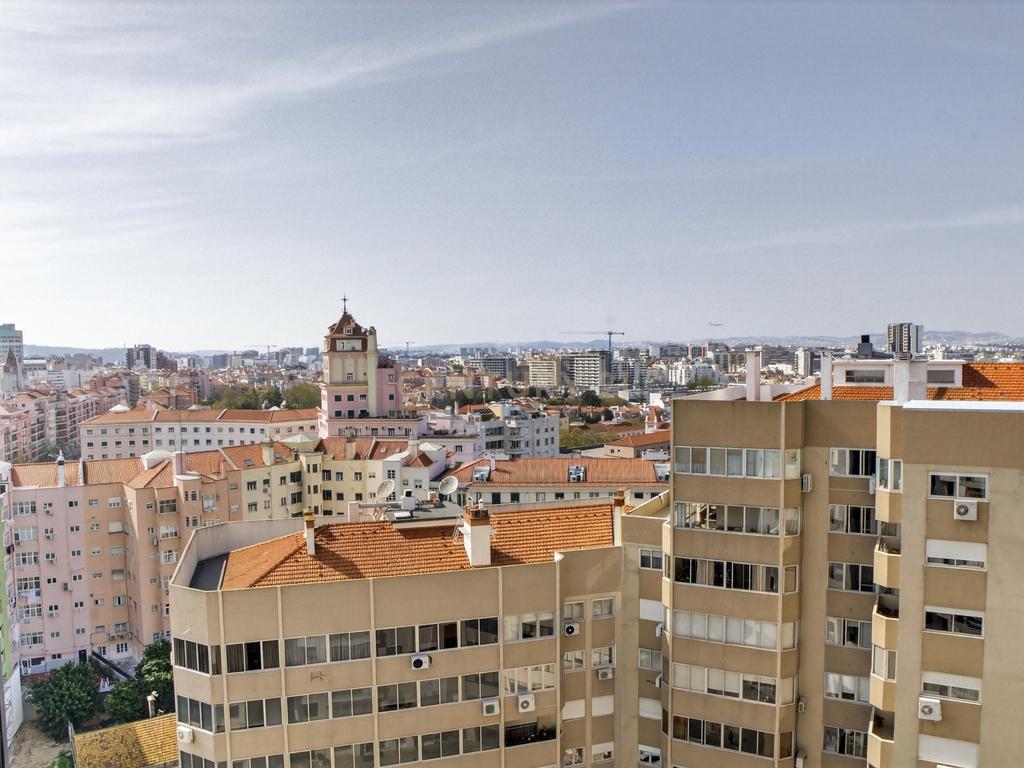 Apartamento T3 em Areeiro, com 1 lugar de garagem, Lisboa. - Image 3