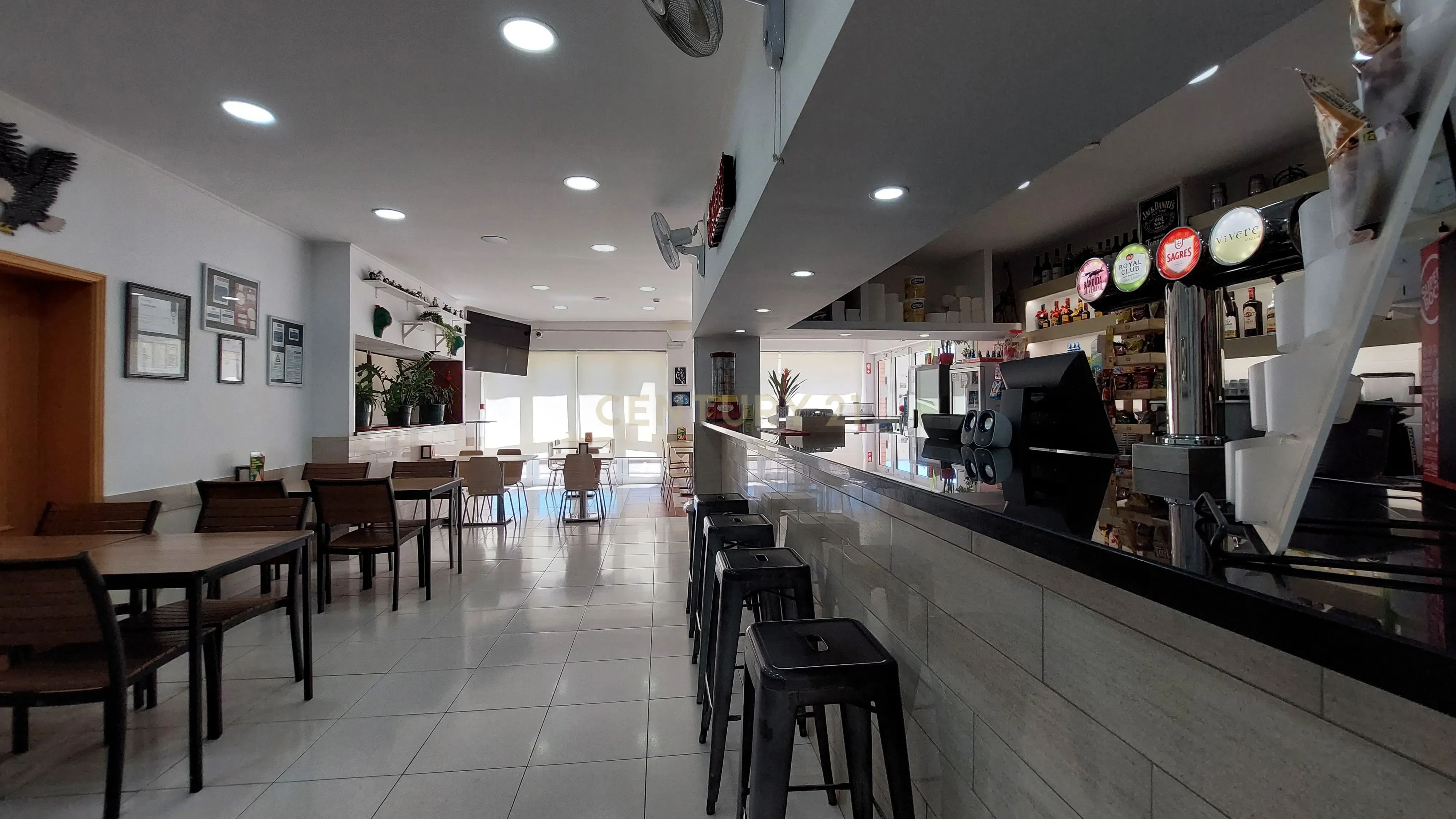 Fotografia 4 de Trespasse de Café/Restaurante Totalmente Equipado | Patacão – Faro
