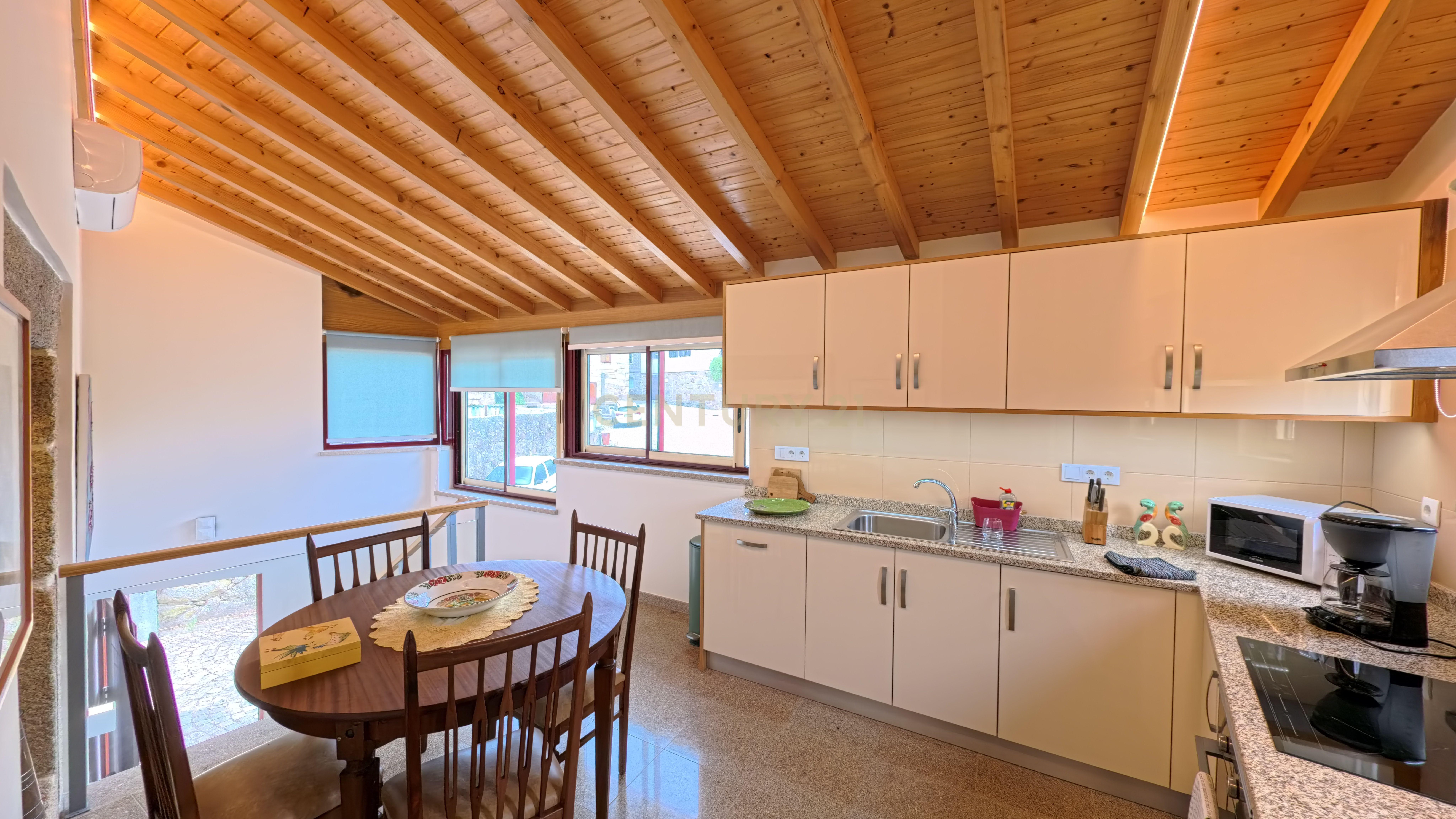 Fotografia 5 de Apartamento T2 em moradia totalmente mobilado e equipado em Couto de Baixo- Viseu