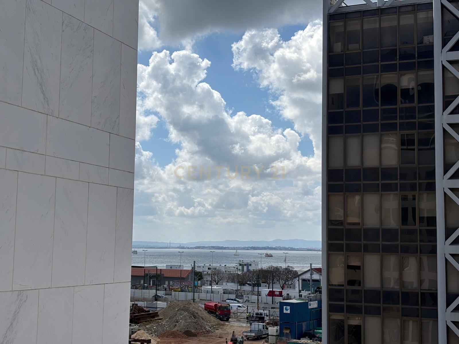 Estúdio Moderno para Arrendar em Santos – Lisboa - Image 17