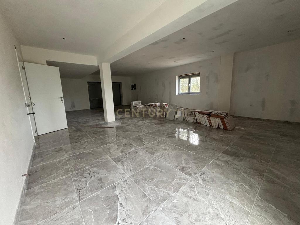 Terreno em Albergaria dos Doze com moradia T5 em fase de conclusão - Image 12