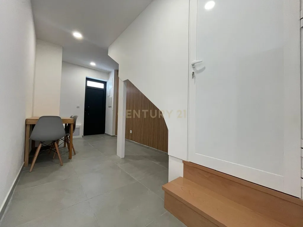 Moradia com 3 quartos em frente ao Hospital São João - Image 8