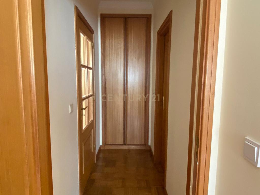 Apartamento T1 com Varanda e Garagem,  Águas Santas, Maia  - Image 10
