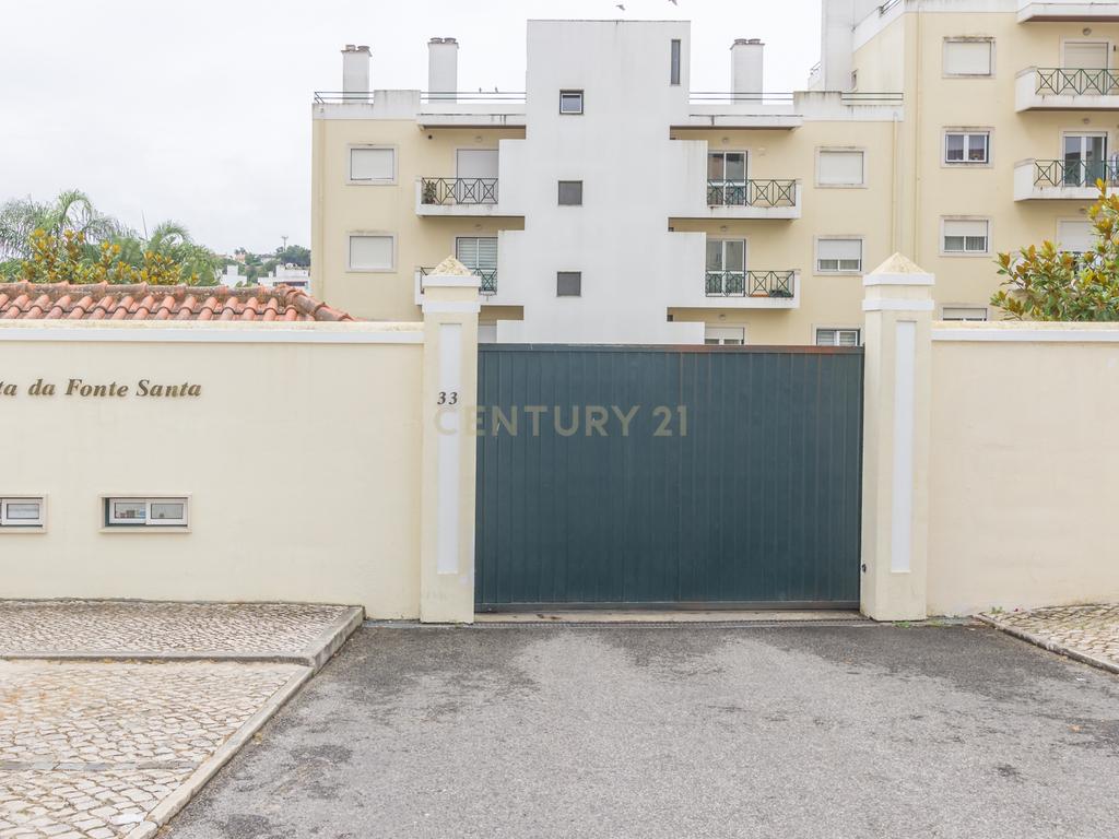 Apartamento T3 em Carnaxide – Arrendamento em Condomínio Privado - Image 8