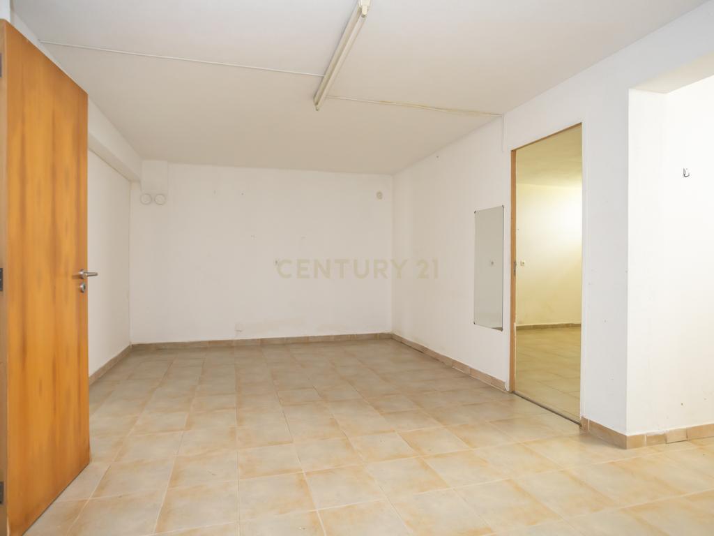  Moradia T3 em Amora - Seixal com Terraço e Garagem  - Image 47