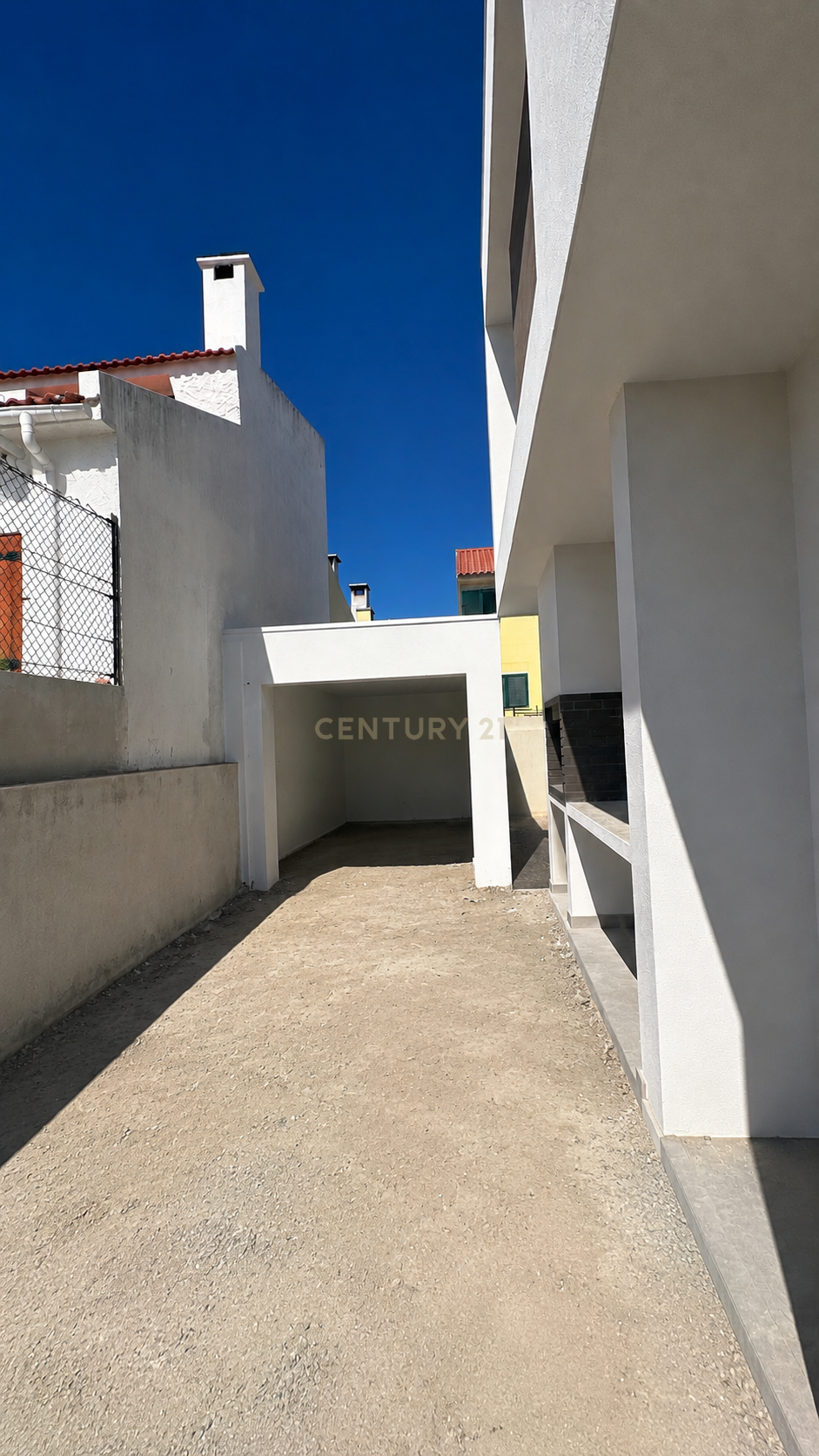 Fotografia 9 de Moradia T4 em Construção com Piscina e Jardim – Charneca da Caparica