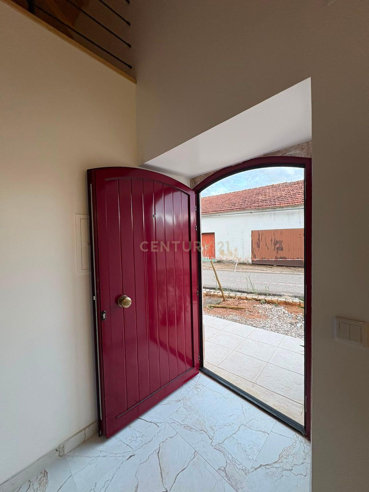 Fotografia 5 de Moradia totalmente remodelada em Avecasta, Ferreira do Zêzere, Santarém