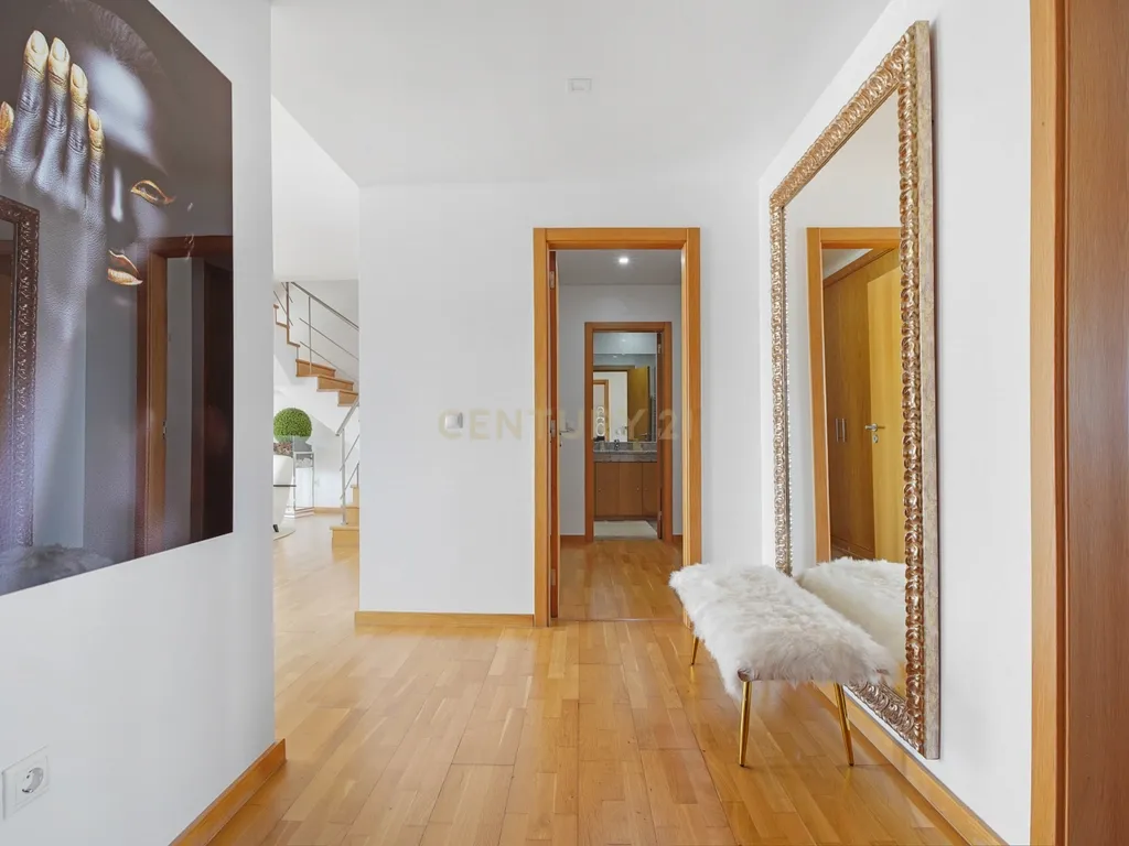 Apartamento T5 Duplex de Luxo para Arrendamento – Avenida do Brasil, Lisboa - Image 18