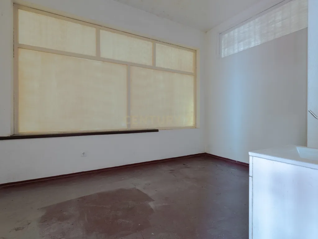 Ativo Comercial Multiuso com 494 m² | Clínica, Showroom, Self-Storage, Formação ou Operação Empresarial - Image 16