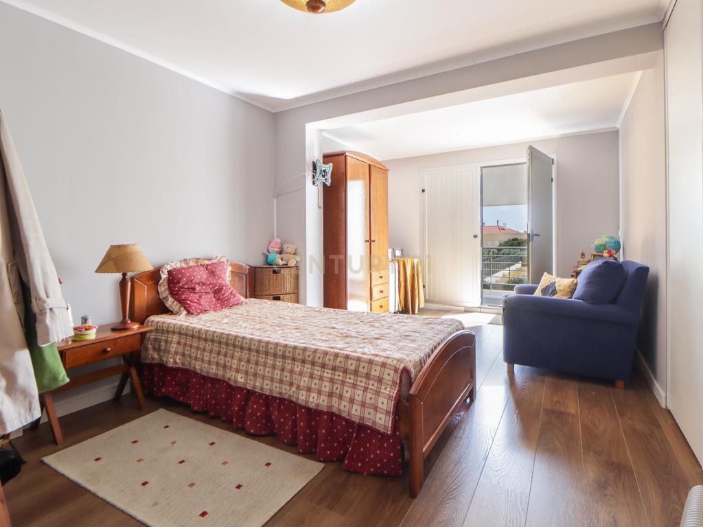 Apartamento duplex T2+2 com terraços - Image 27